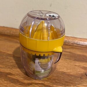 Mini Citrus Juicer-Presse